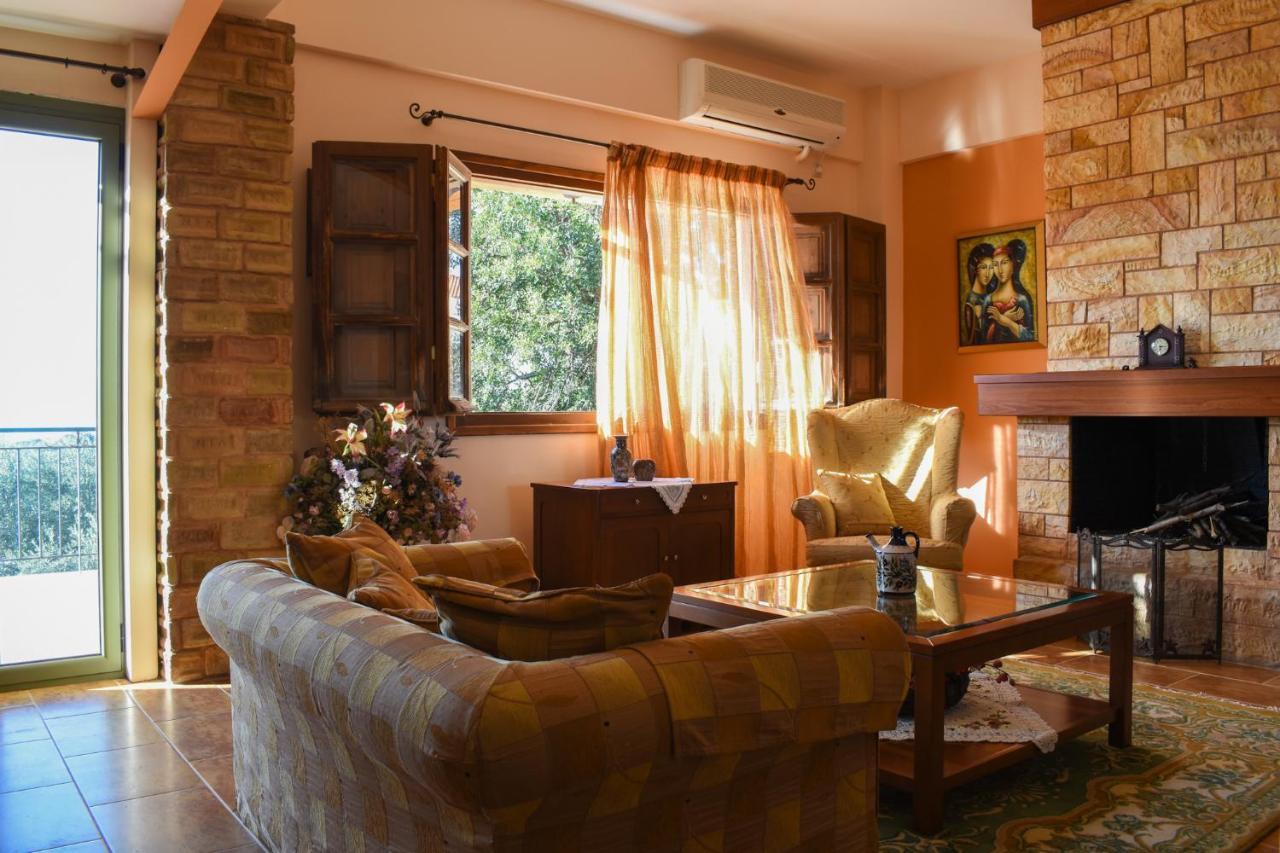 Amber Seaview Villa By The Olive Groves Каламата Екстер'єр фото